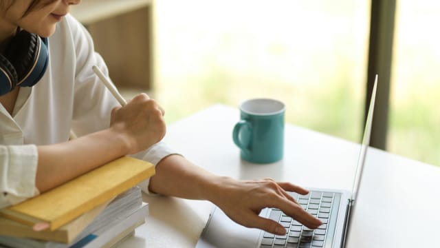 AI for Teachers: A Practical Guide to Saving Time in Canadian Classrooms